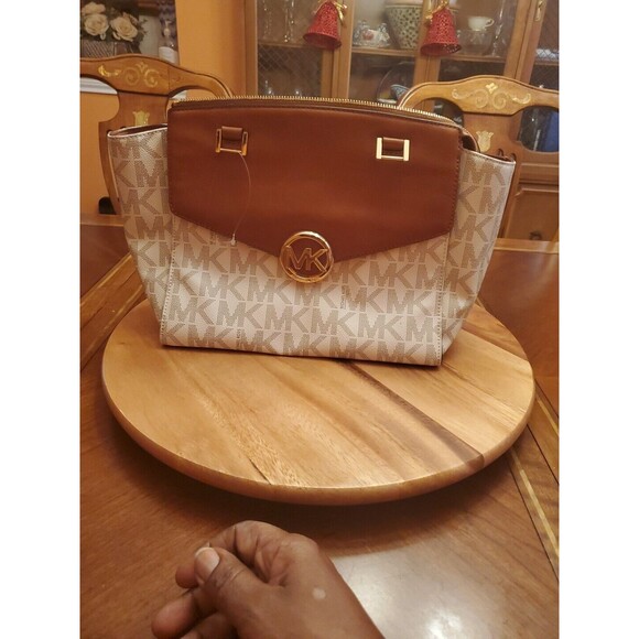 Michael Kors Hudson Signature Vanilla Acorn Leather Satchel Handbag Crossbody - Picture 4 of 14